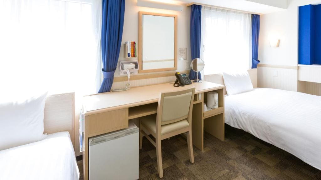 Accessible Twin Room - Non-Smoking room - Image 3