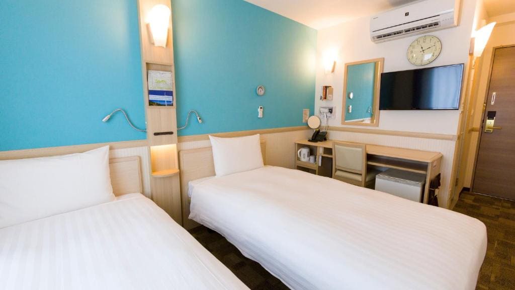 Twin Room - Non-Smoking room - Image 2