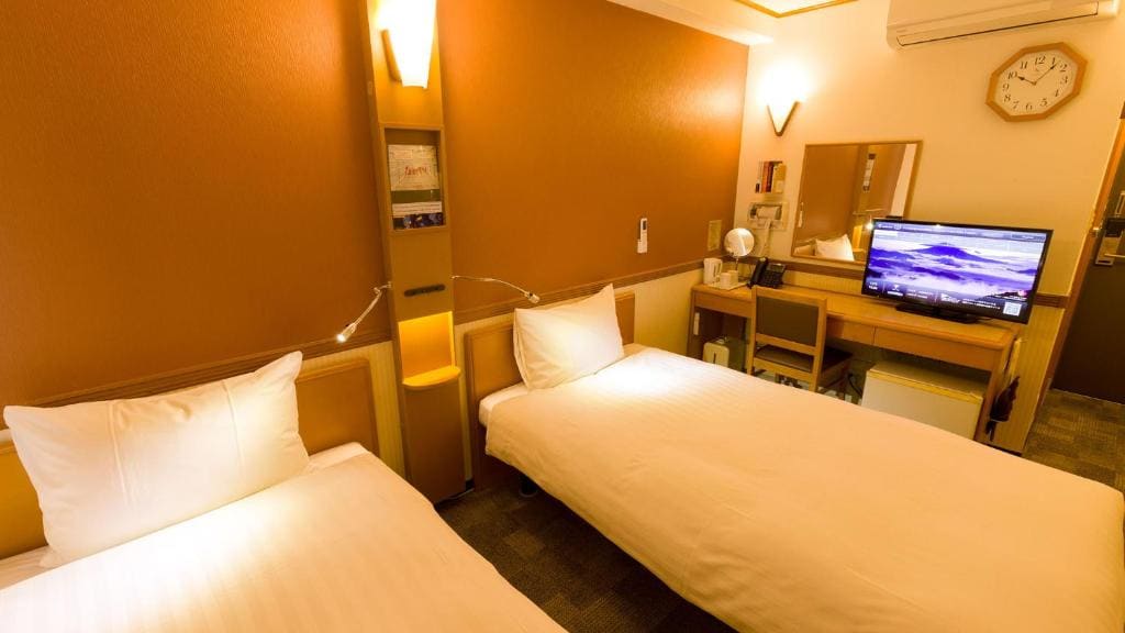 Twin Room - Non-Smoking room - Image 3