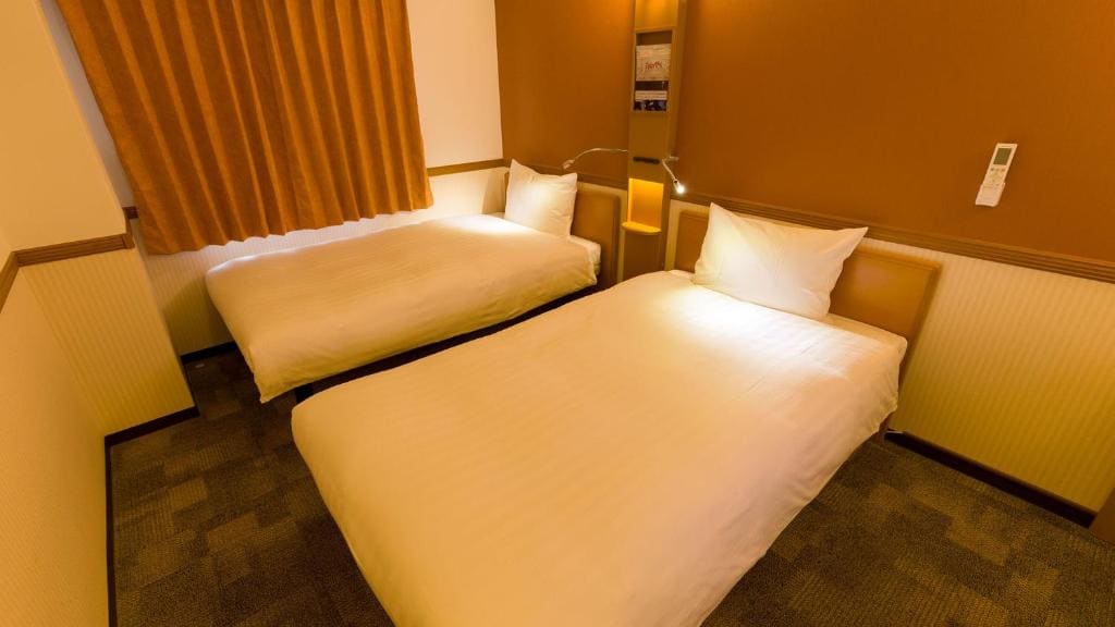 Twin Room - Non-Smoking room - Image 2