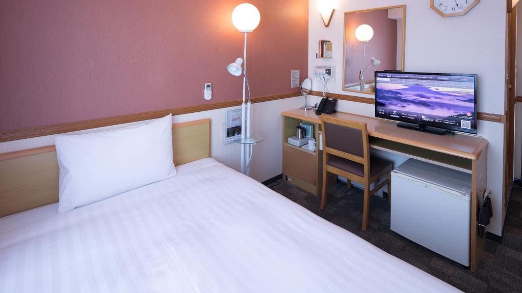 Double Room for Single Use - Non-Smoking room - Image 1