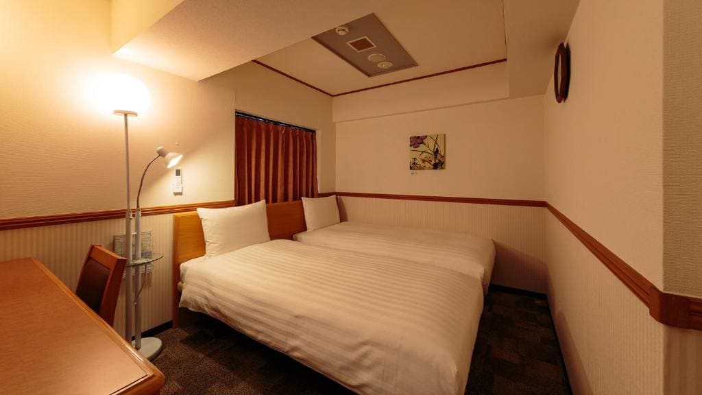 Twin Room - Smoking room - Image 3
