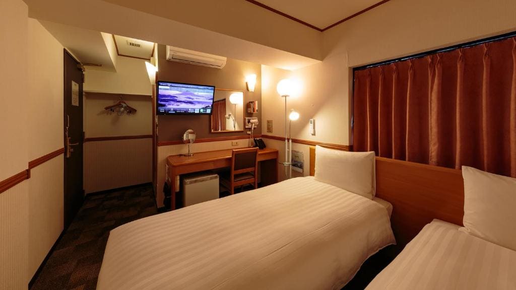 Twin Room - Smoking room - Image 1