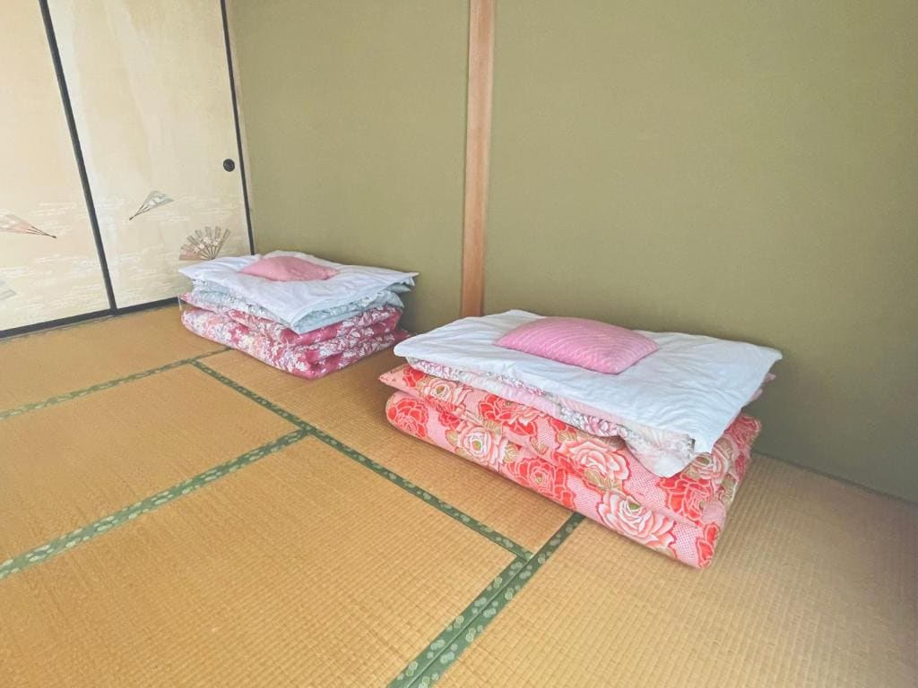 Economy Twin Room room - Image 3