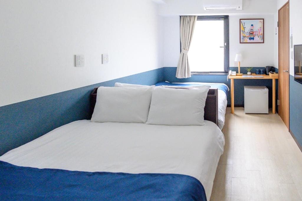 Standard Quadruple Room room - Image 1