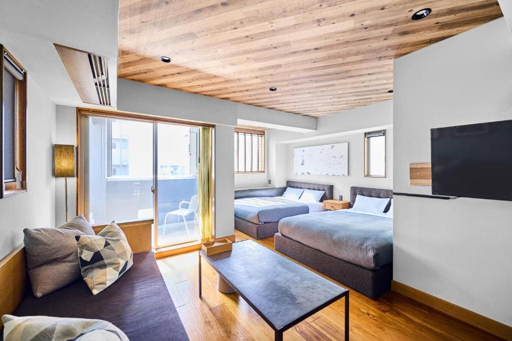 Superior Double Room with Two Double Beds room - Image 3