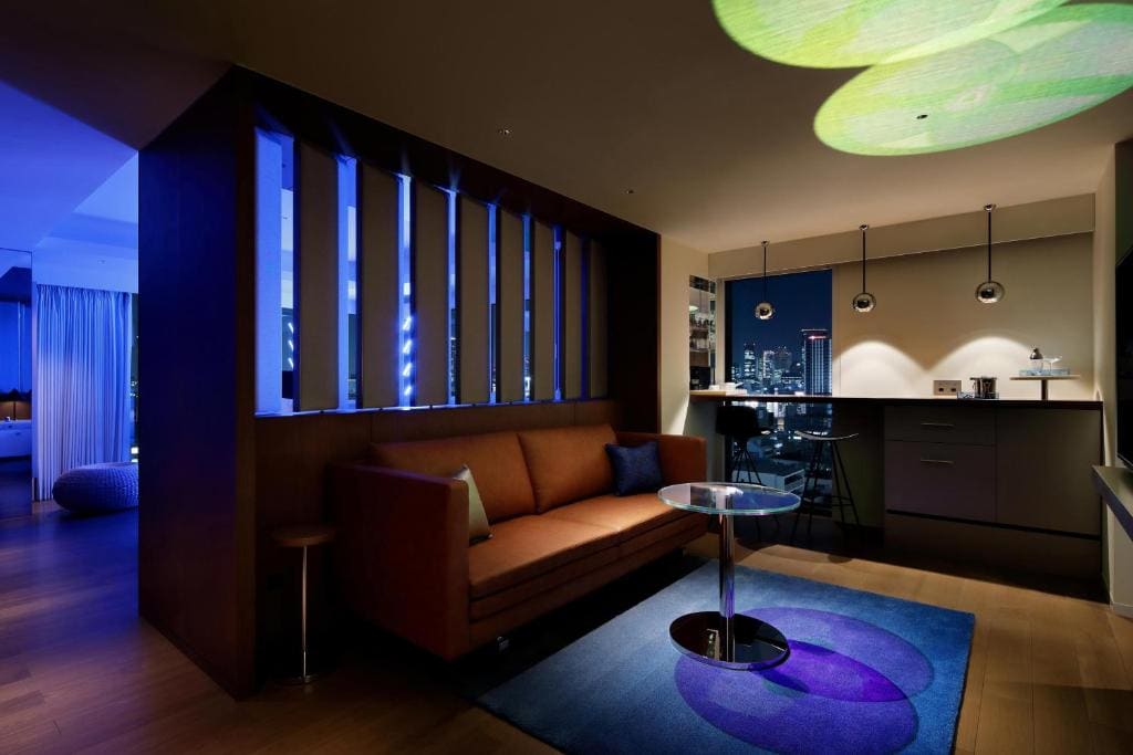 Suite with 1 King Bed, City view room - Image 3