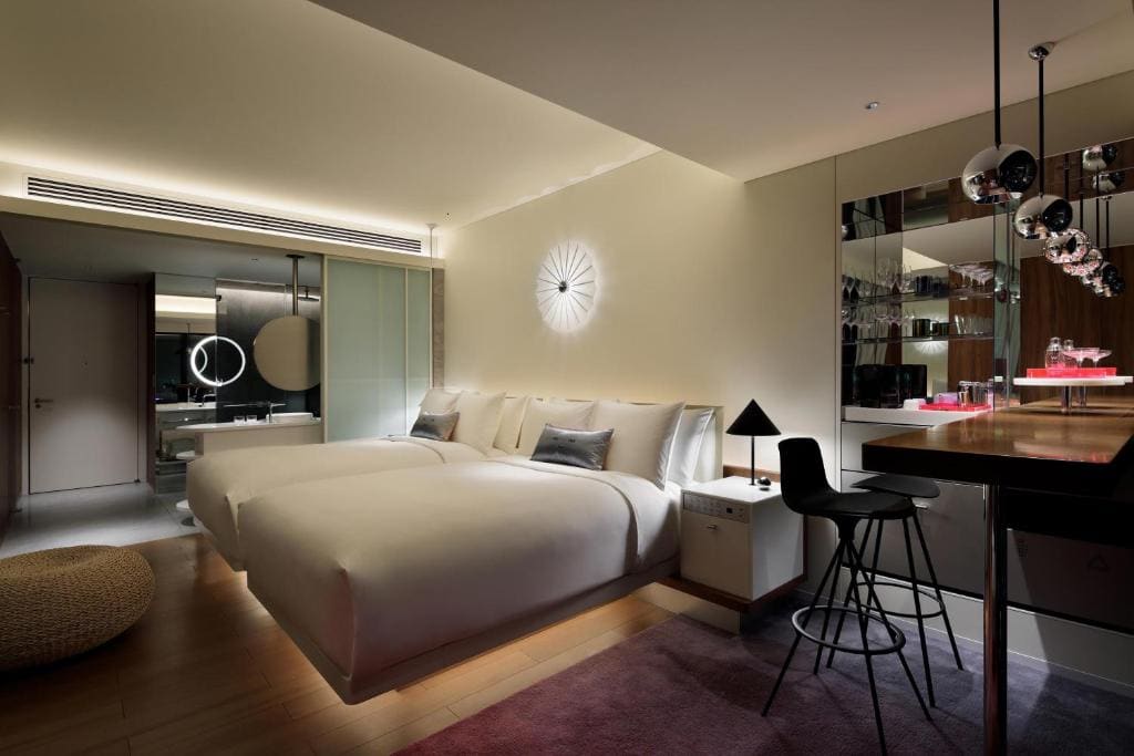 Guest Room with 2 Double Low floor room - Image 1