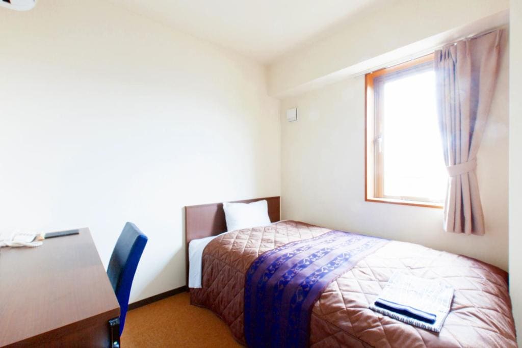 Single Room - New Building - Smoking room - Image 1
