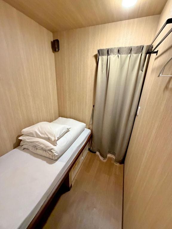 Single Bed in Mixed Dormitory Room room - Image 3