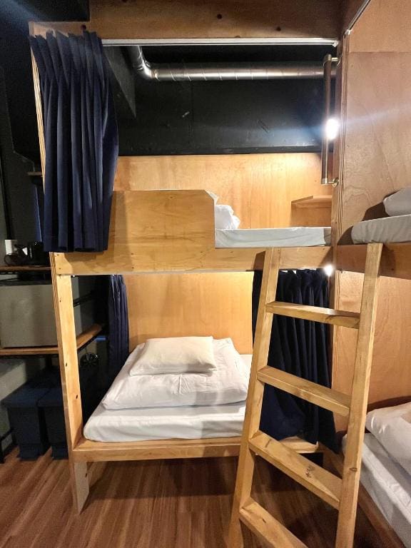 Standard Quadruple Room room - Image 2