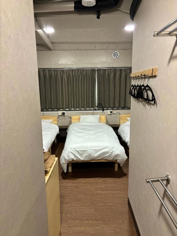 Superior Twin Room room - Image 3