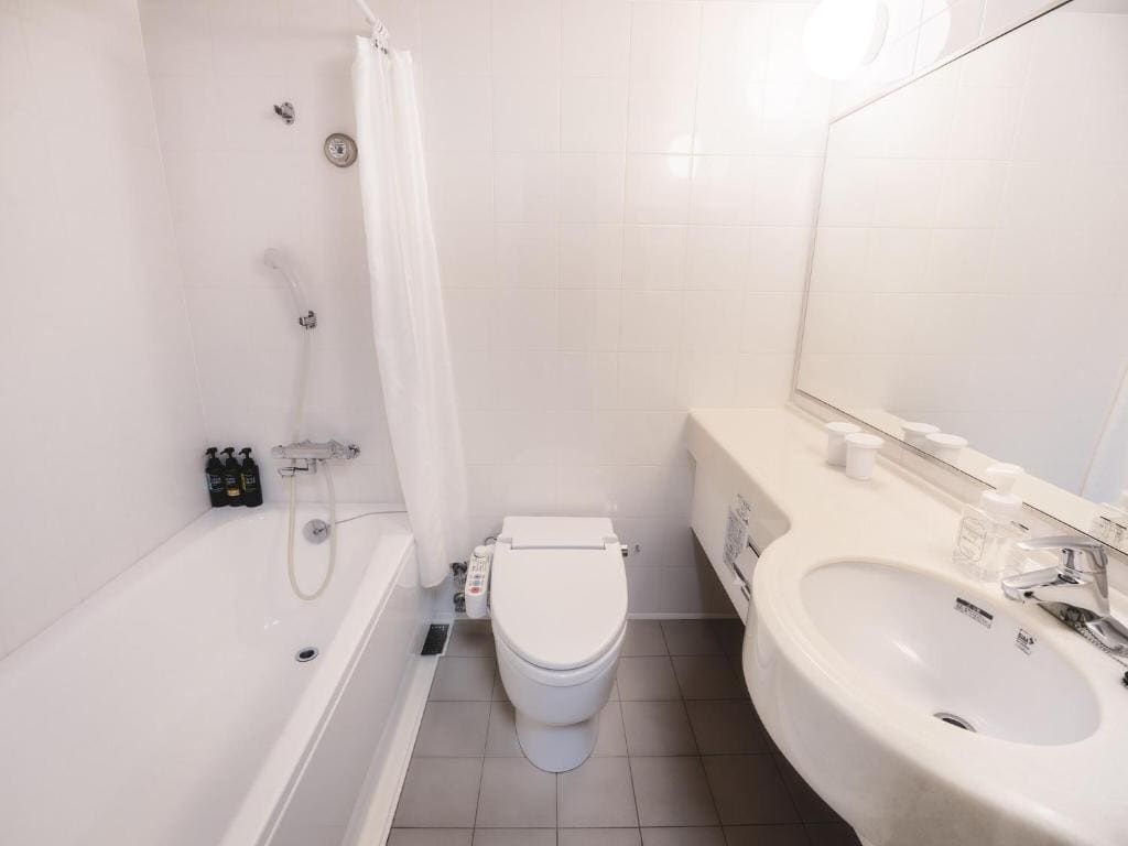 Double Room with Small Double Bed - Non-Smoking room - Image 2