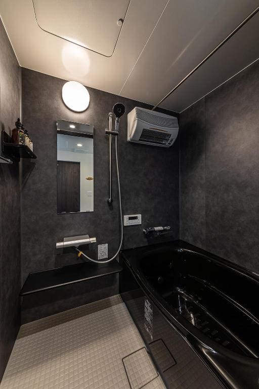 Twin Room with Private Bathroom room - Image 2