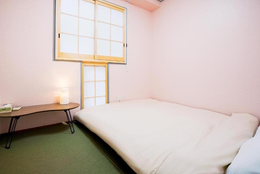 Double Room with Shared Bathroom room - Image 1