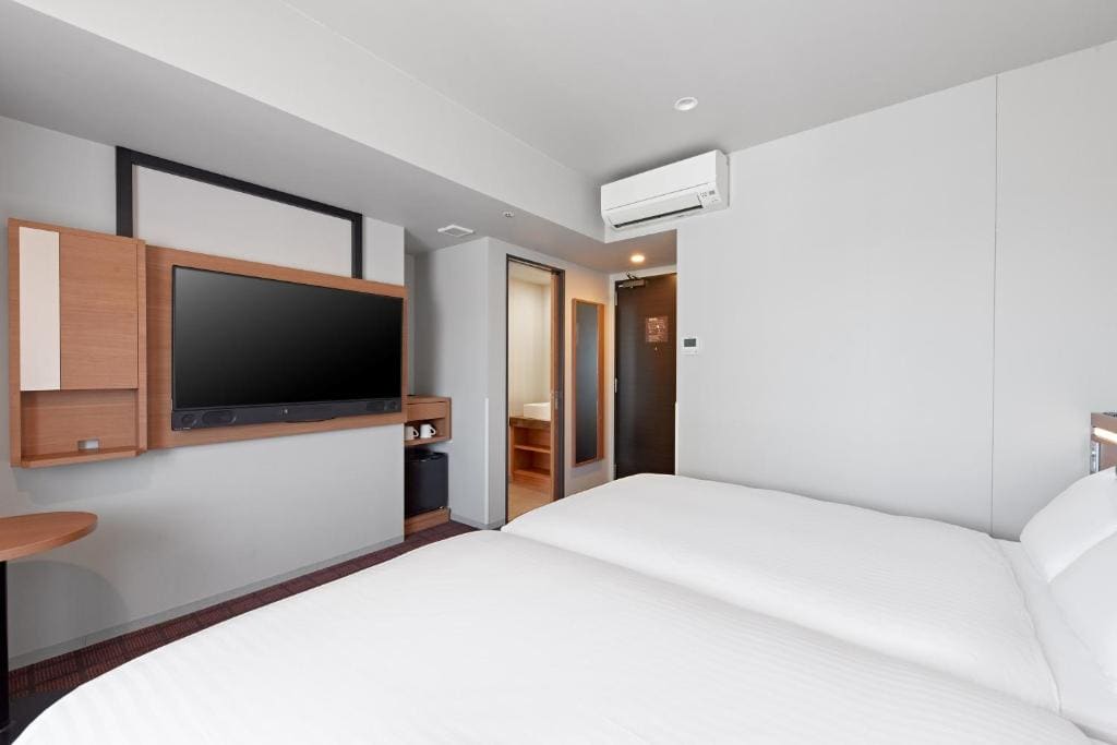 Deluxe Twin Room - Non-Smoking room - Image 2