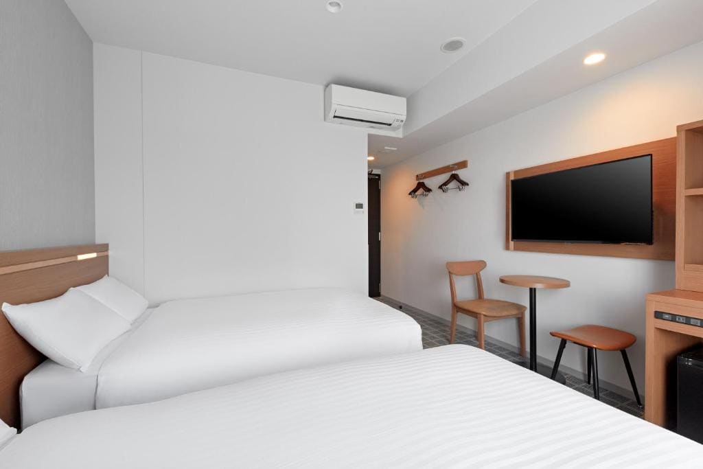 Standard Twin Room - Non-Smoking room - Image 3