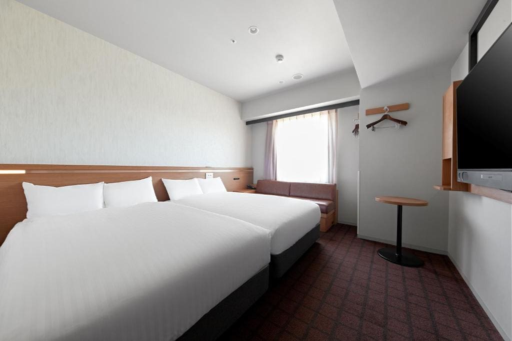 Deluxe Twin Room - Non-Smoking room - Image 3