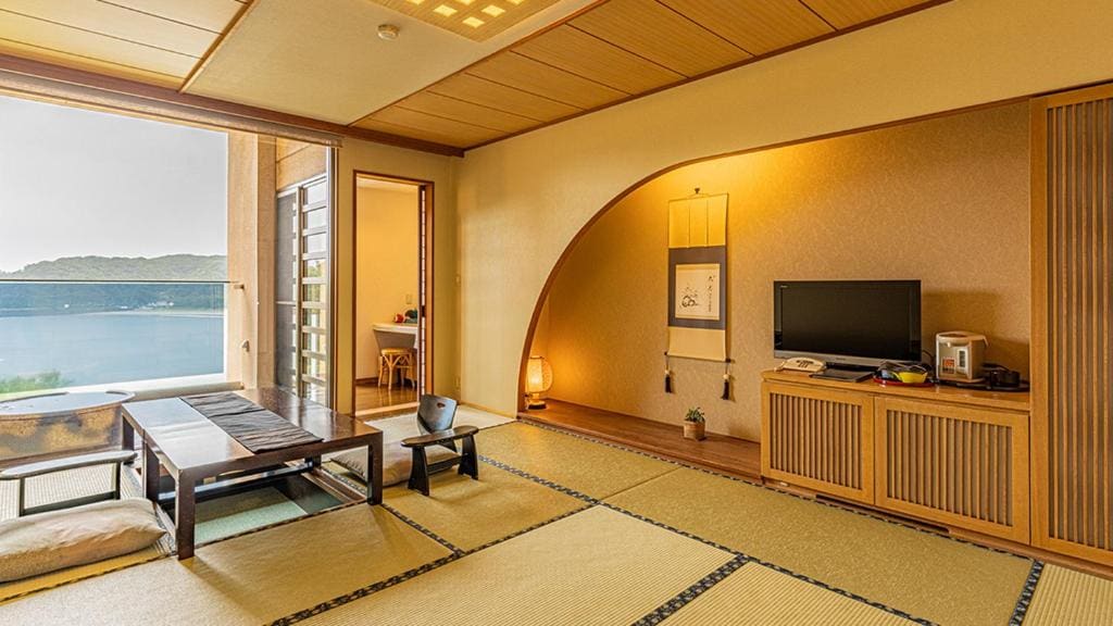 Quadruple Room with Sea View room - Image 2