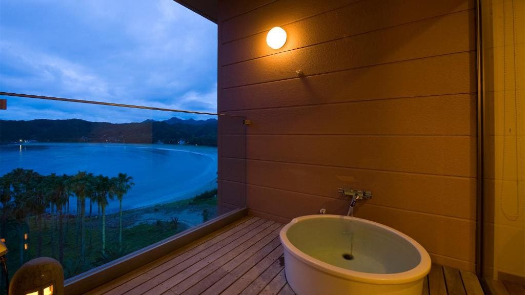 Twin Room with Sea View room - Image 3