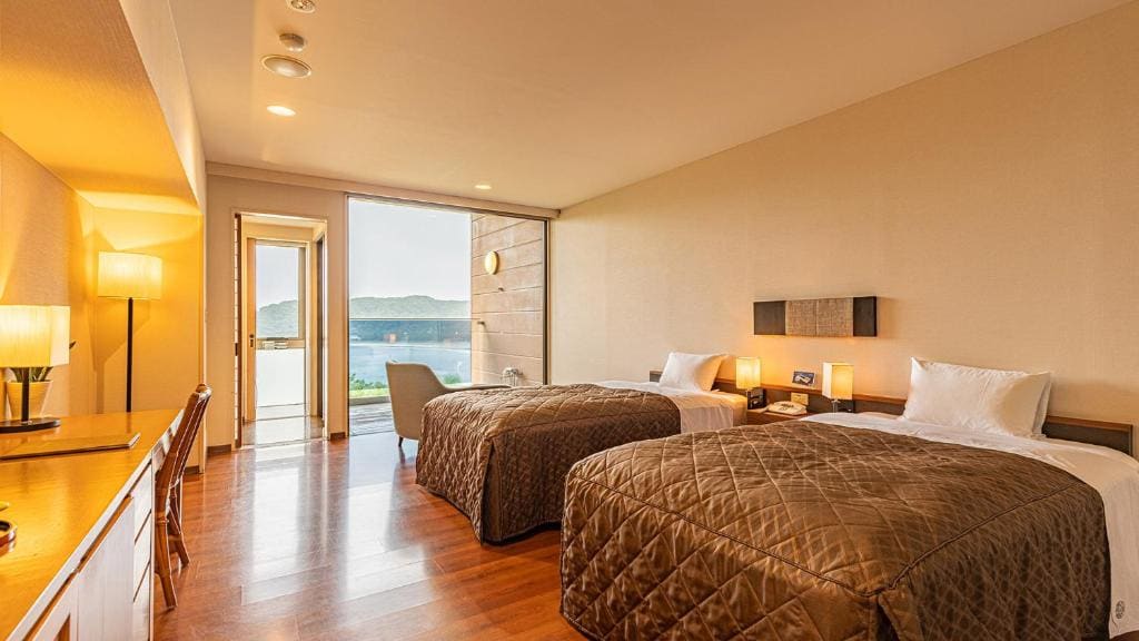 Twin Room with Sea View room - Image 1