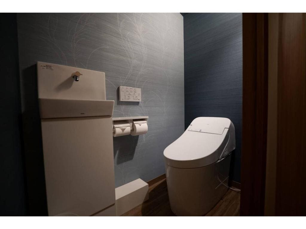 Vacation Home room - Image 3