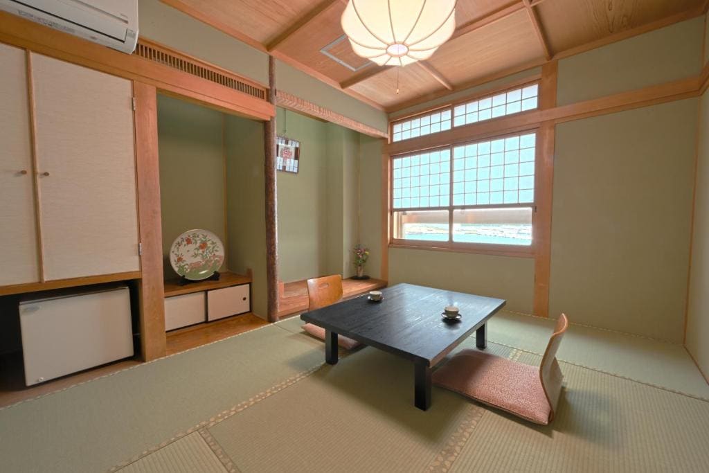Standard Twin Room with Sea View room - Image 1