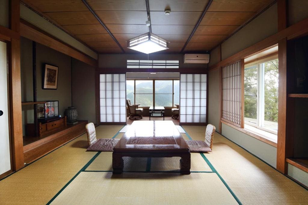 Limited to 2 Rooms - Top Floor Room - Panoramic View room - Image 1