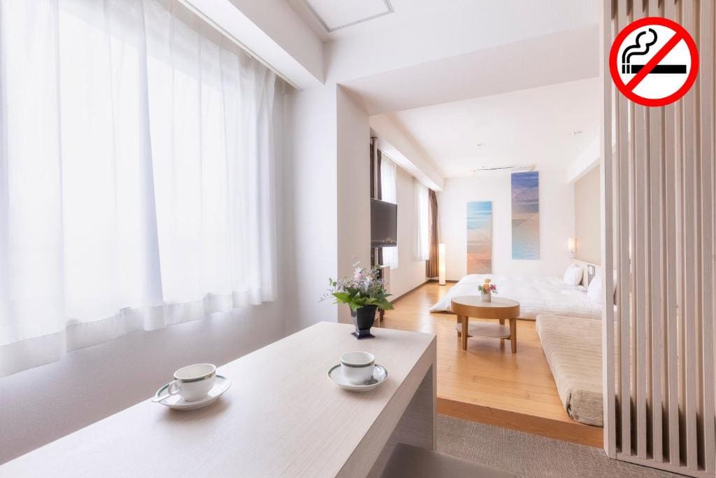 Twin Room - Non-Smoking room - Image 3