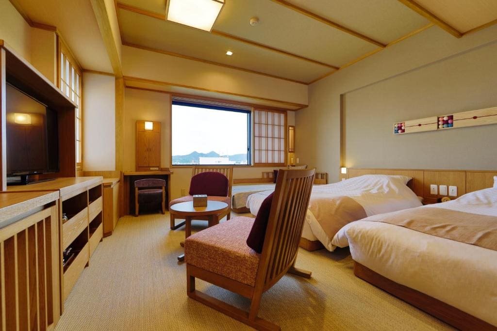 Standard Triple Room room - Image 1