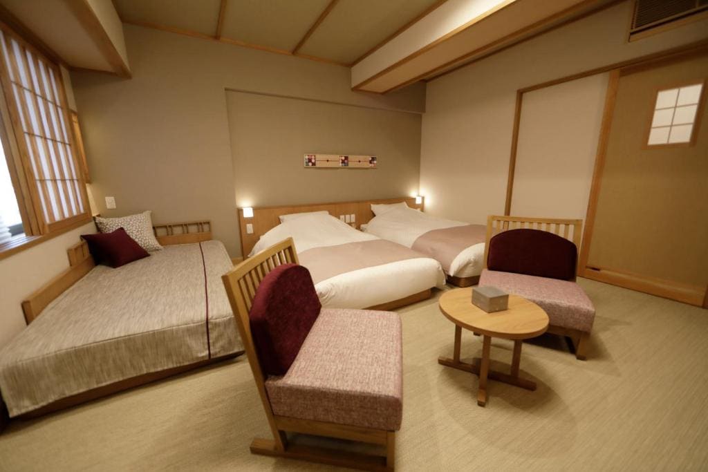 Standard Triple Room room - Image 2