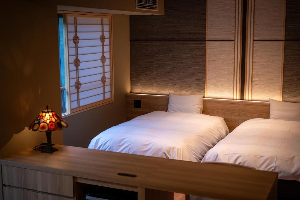 Deluxe Quadruple Room room - Image 1