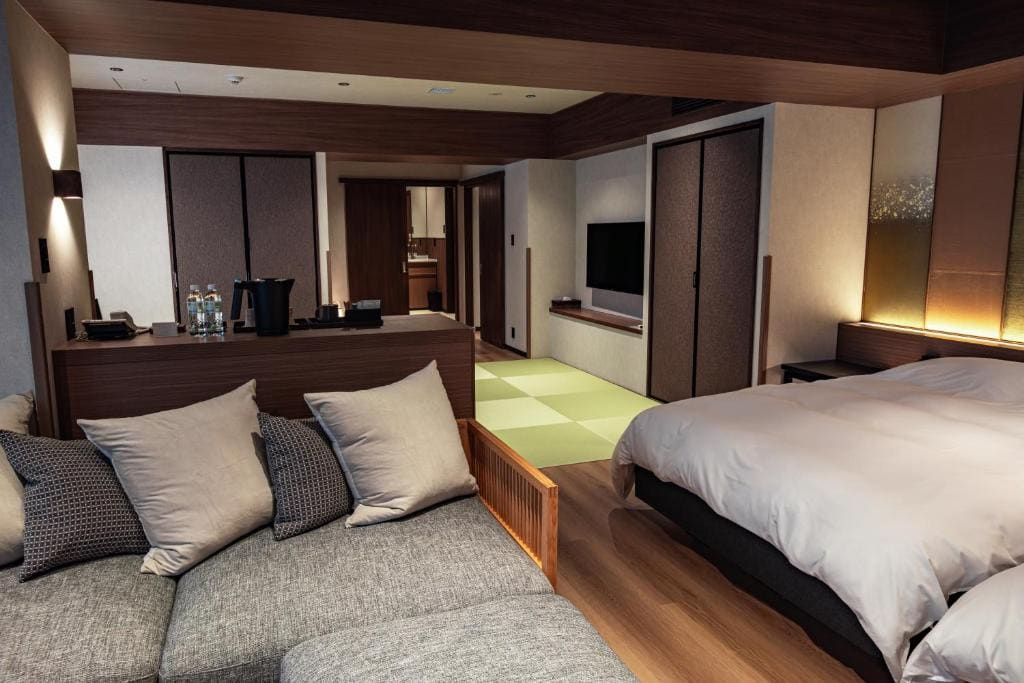 Suite with Hot Tub room - Image 1