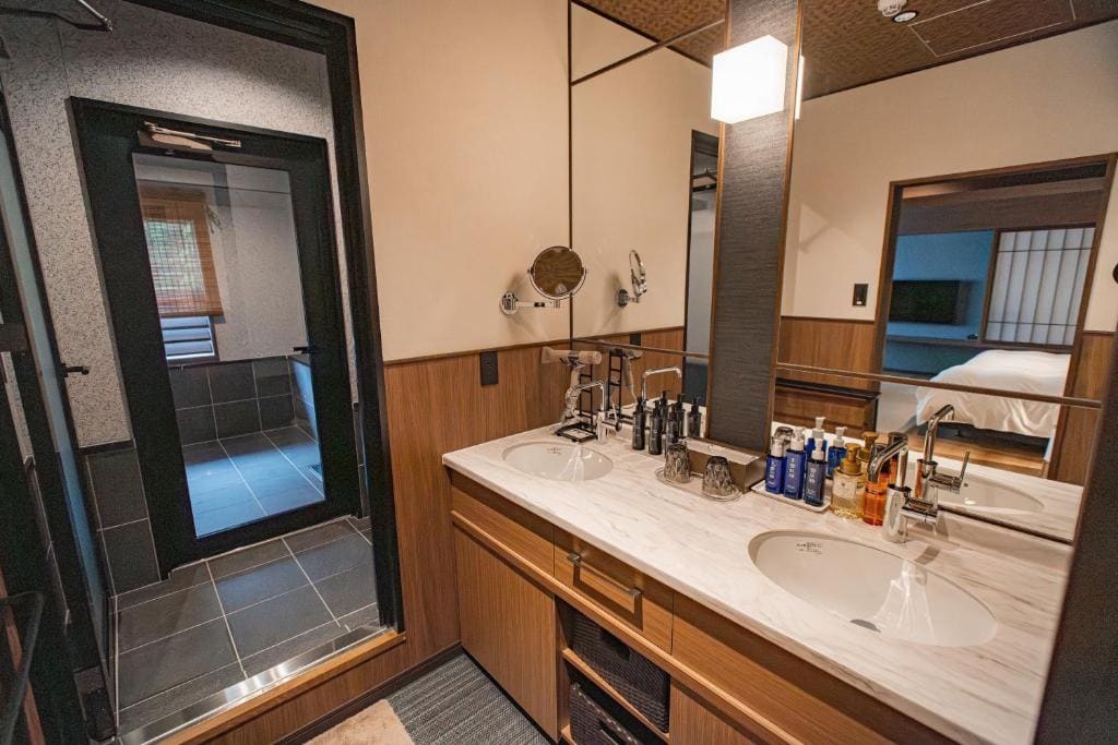 Junior Suite with Mountain View room - Image 3