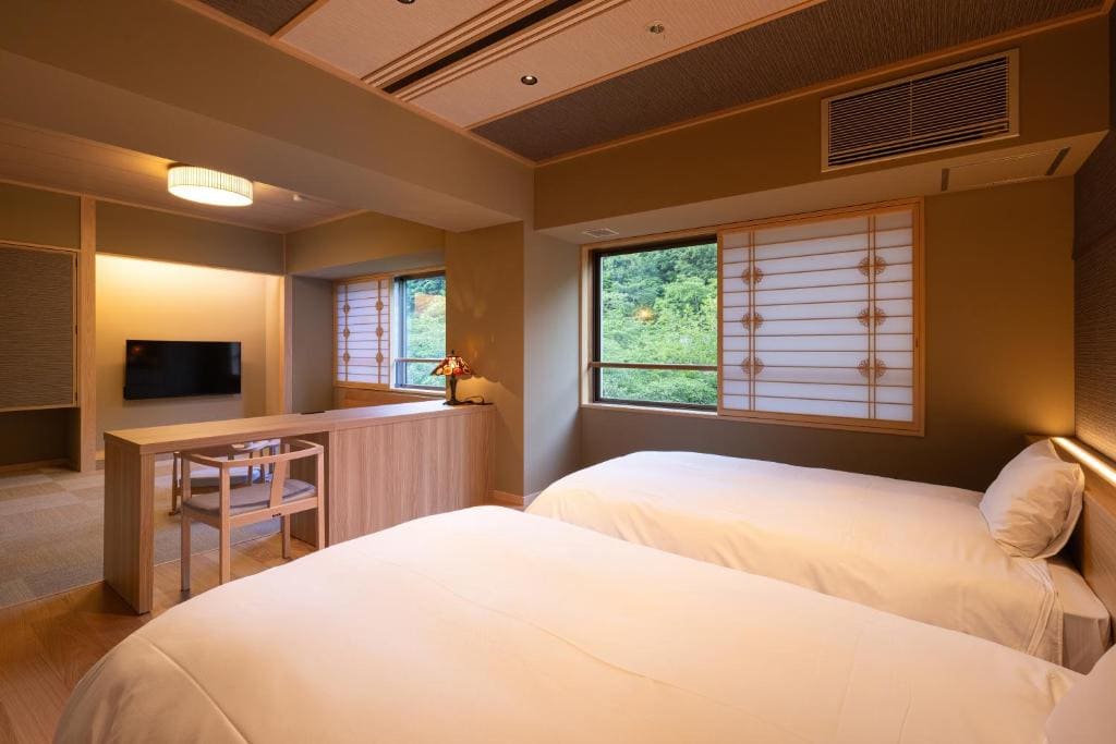 Deluxe Quadruple Room room - Image 3