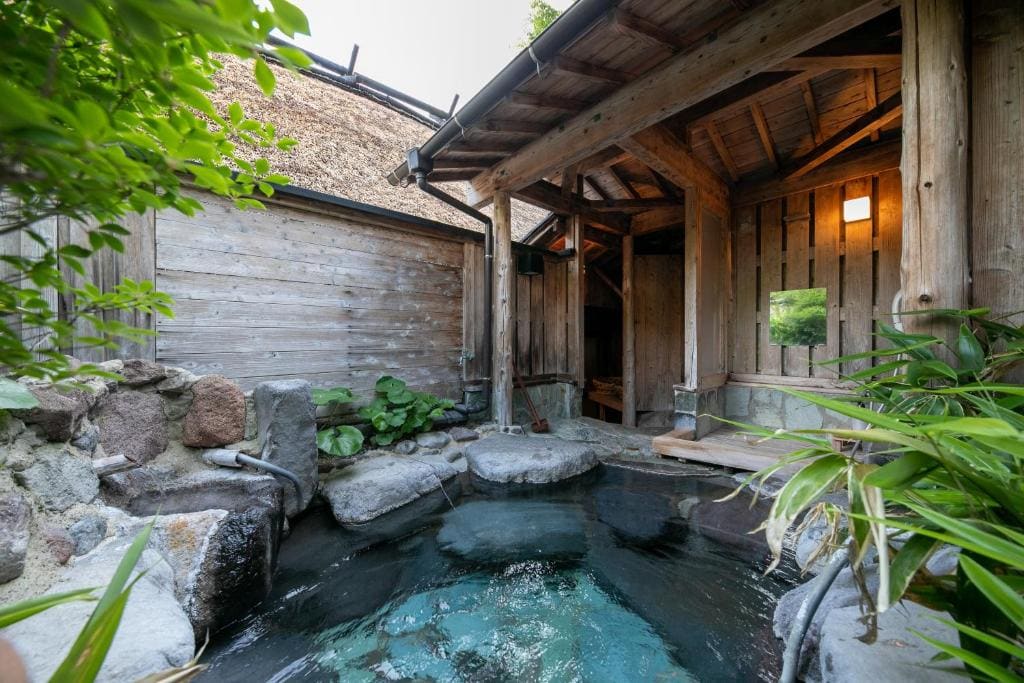 Thatched-Roofed Japanese-Style Superior Room with Bed Room with Open-Air Bath - Annex room - Image 2