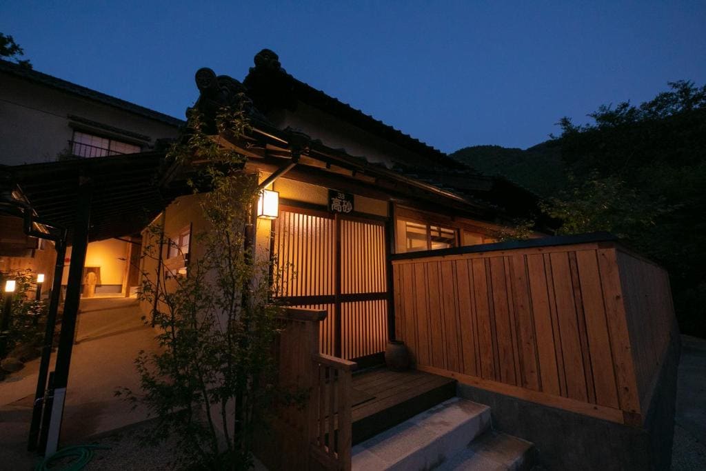 Japanese-Style House with Bed Room with Open-Air Bath + Cypress Bath - Annex (Renovated in 2021) room - Image 3