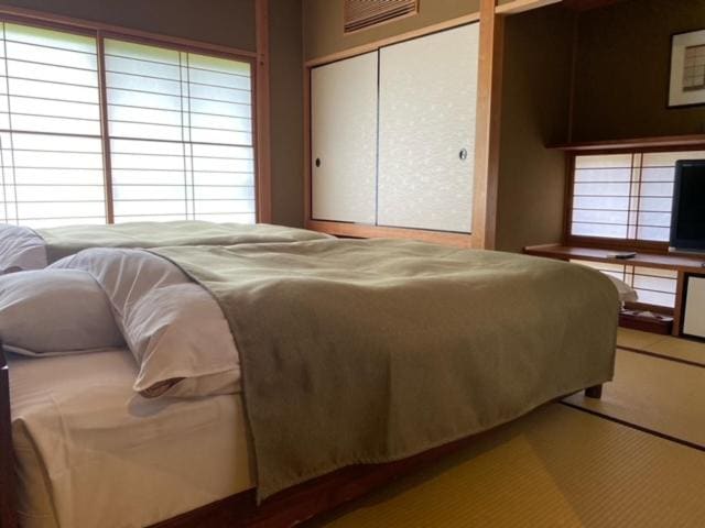 Japanese-Style Deluxe House with Bed Room + Massage-Chair Room with Open-Air Bath + Shower Booth - Annex room - Image 1