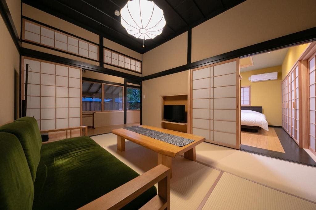 Japanese-Style House with Bed Room with Open-Air Bath + Cypress Bath - Annex (Renovated in 2021) room - Image 2