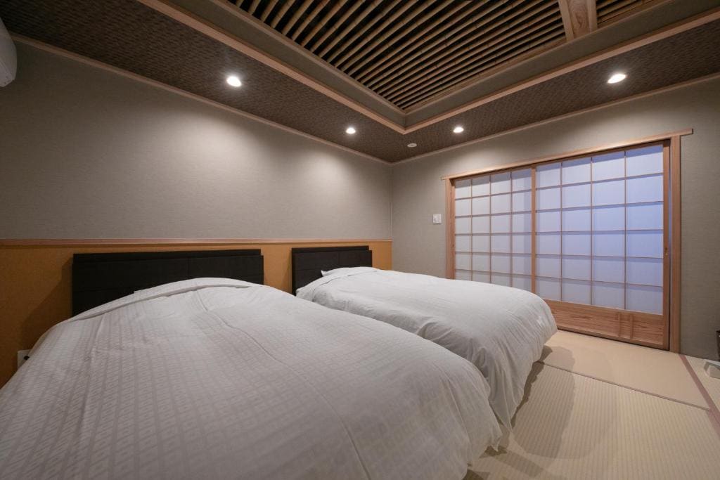 Yufudake-VIew Japanese-Style Superior Room with Bed Room with Cast Iron Clawfoot Tub - Annex (Renovated in 2021) room - Image 1