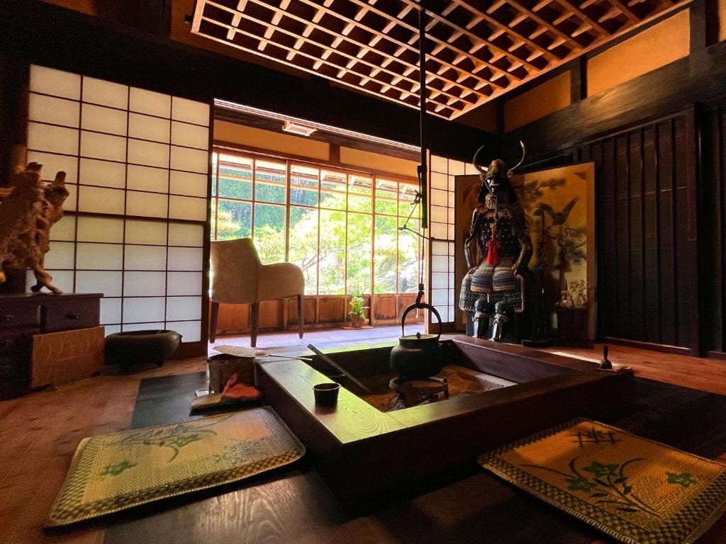 Family Room room - Image 3