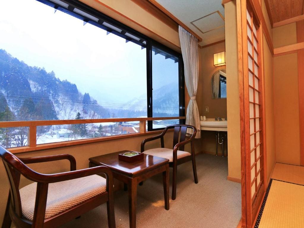Quadruple Room with Shared Bathroom room - Image 3