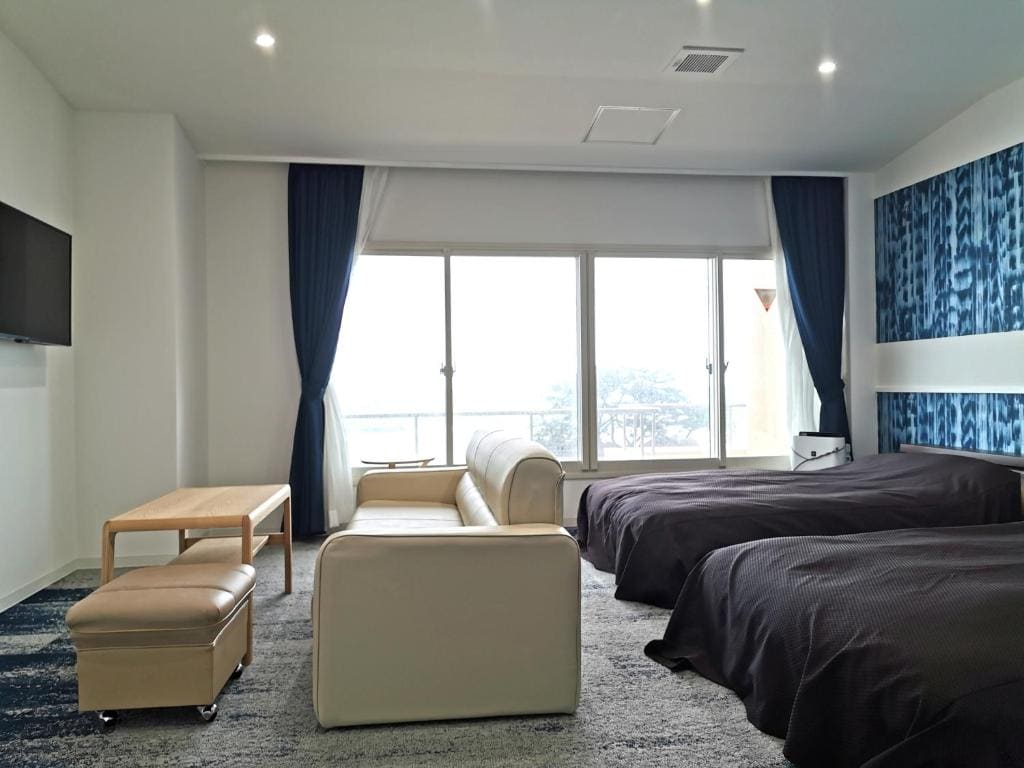 Twin Room with Shared Bathroom - Non-Smoking room - Image 1