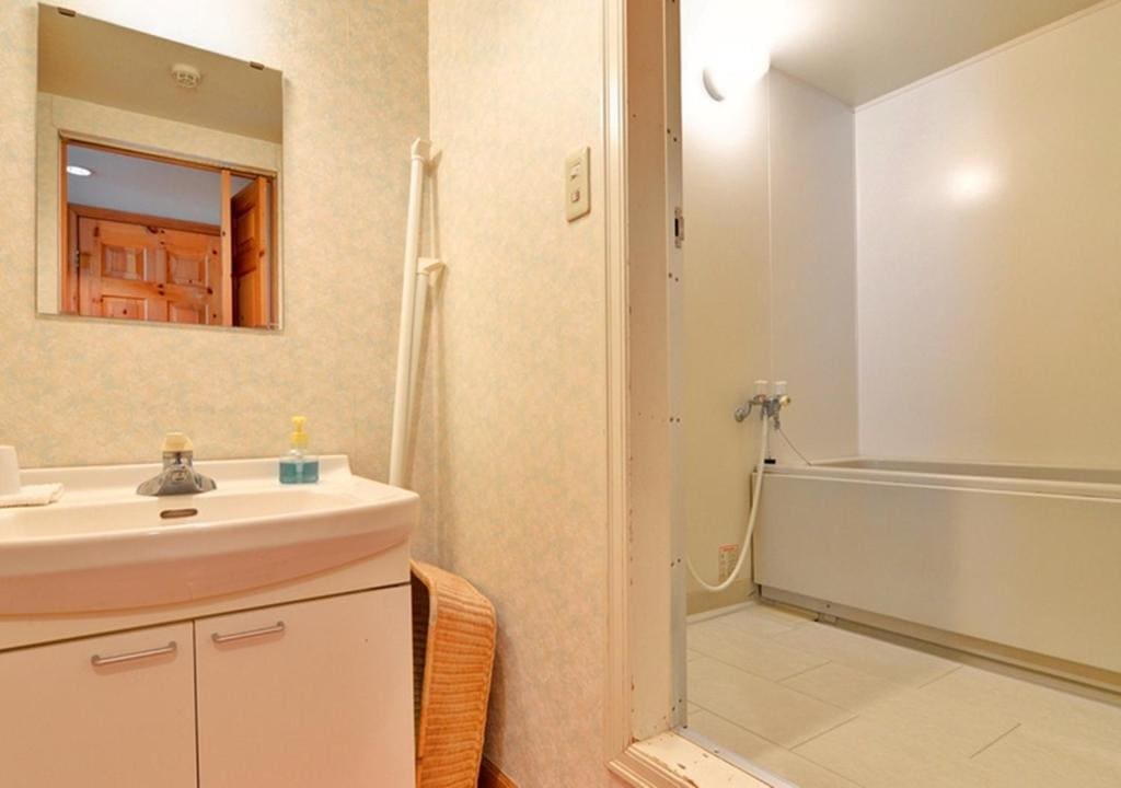 Apartment room - Image 3