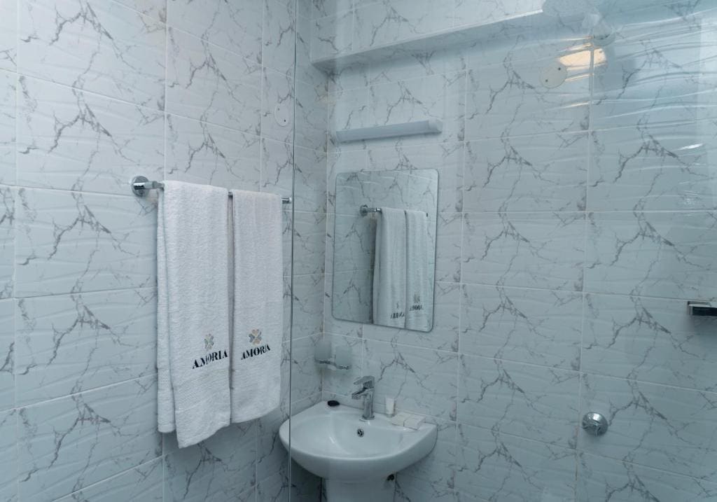 Deluxe Queen Room room - Image 2