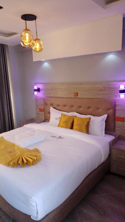 Executive Suite room - Image 2