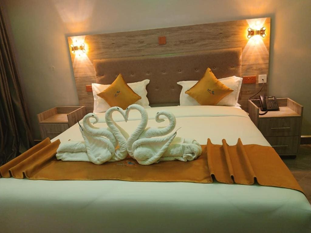 Executive Suite room - Image 3