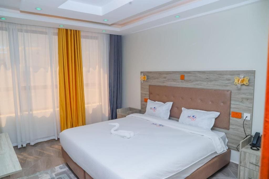 Executive Suite room - Image 1