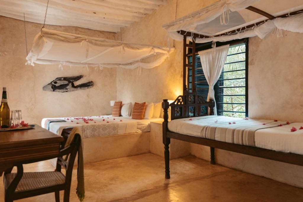 Double Room with Extra Bed room - Image 2