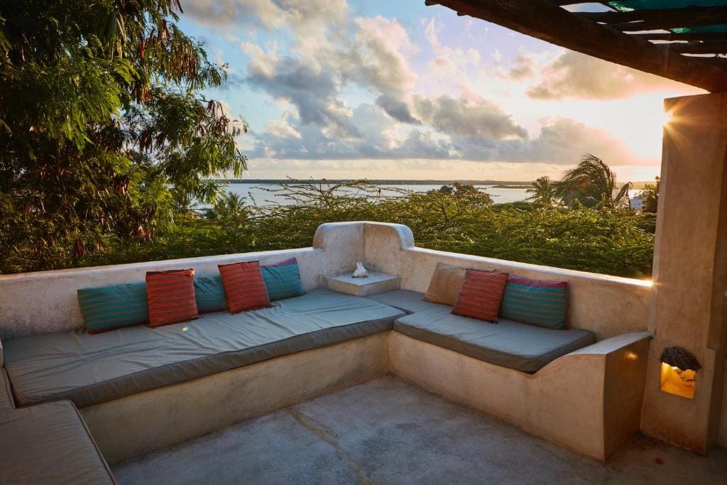 Superior Suite with Sea View room - Image 3